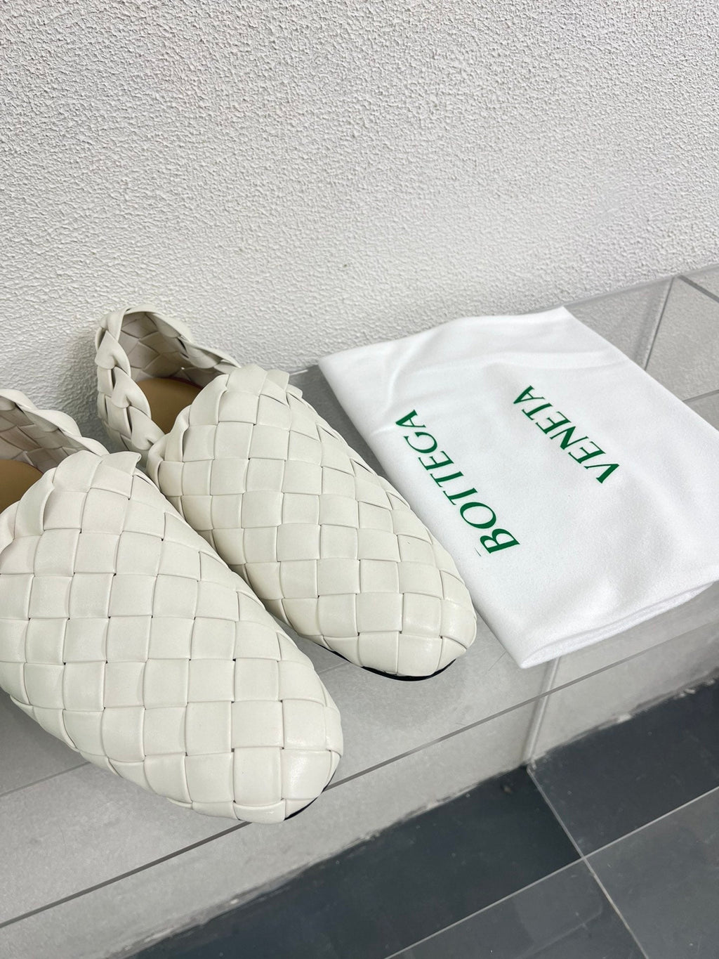 Bottega Veneta Intrecciato Ivory Lambskin 972907