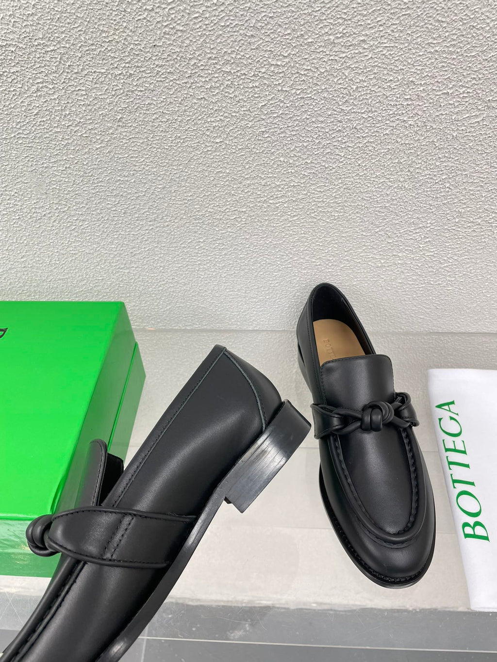 Bottega Veneta 2025 Astaire Knot-detailed Black Leather Loafer