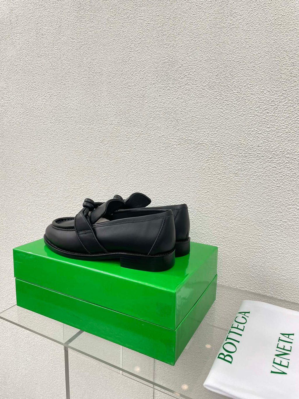 Bottega Veneta 2025 Astaire Knot-detailed Black Leather Loafer