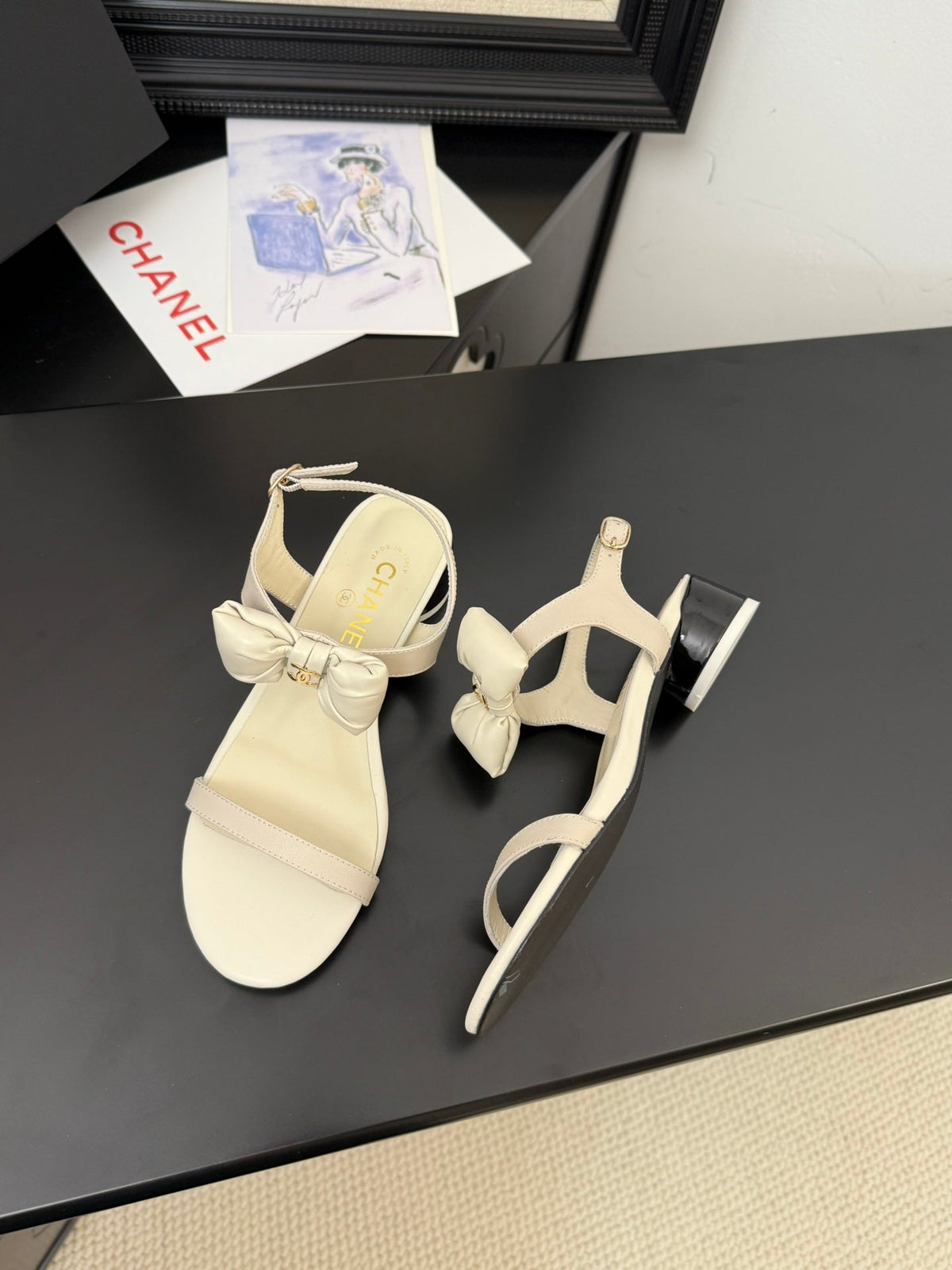 CC 25 Bow Attached Sandals White Sheepskin 233419