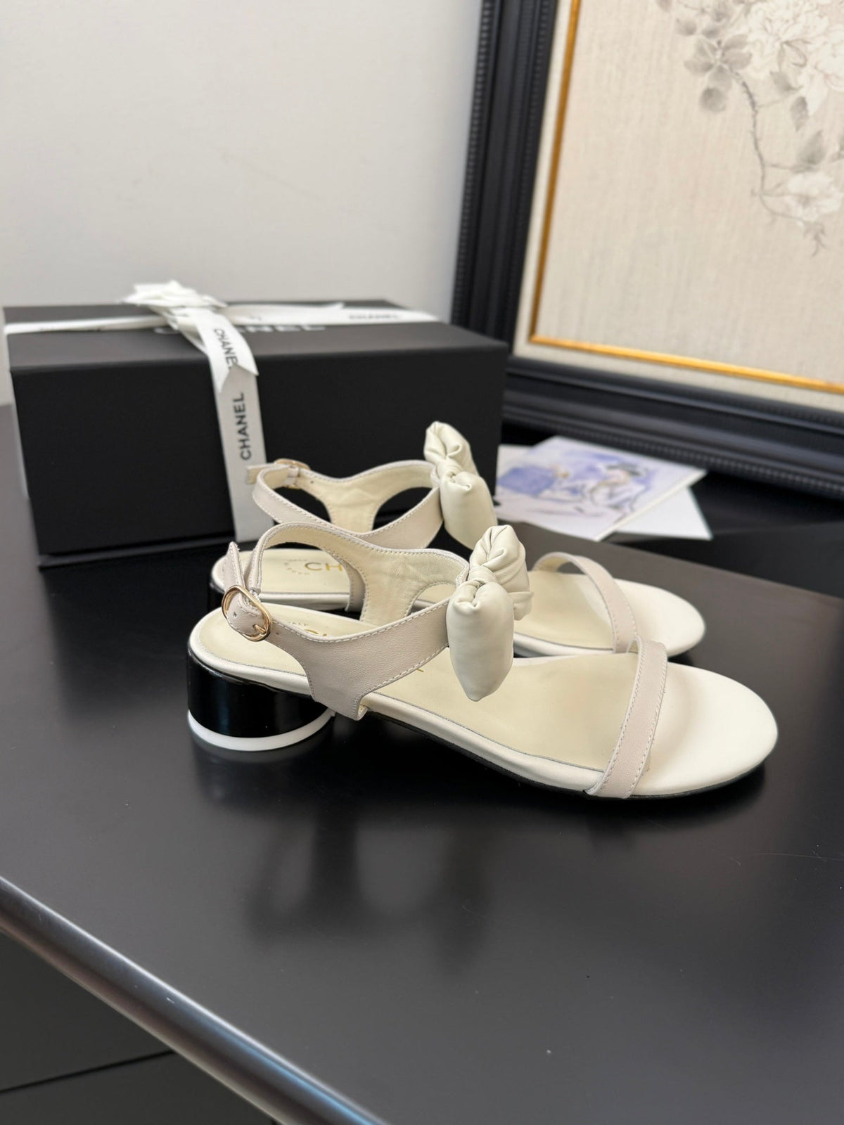 CC 25 Bow Attached Sandals White Sheepskin 233419