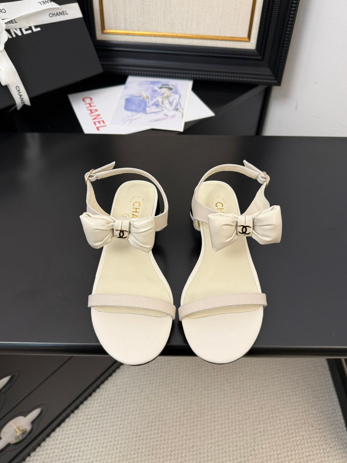 CC 25 Bow Attached Sandals White Sheepskin 233419