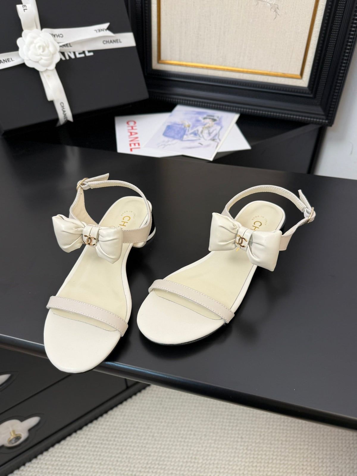 CC 25 Bow Attached Sandals White Sheepskin 233419