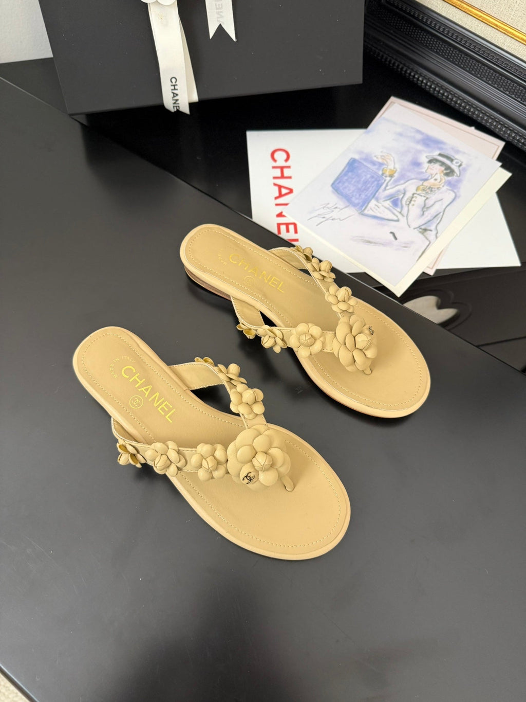 CC 25 Flower Thong Slippers Beige Cowhide 233417