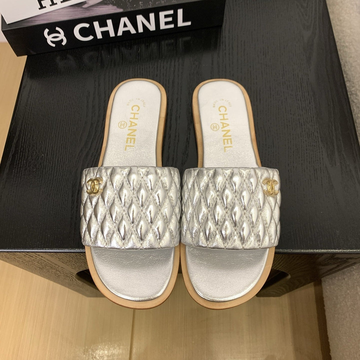 CC 25 Mule Silver Metallic Sheepskin 277678