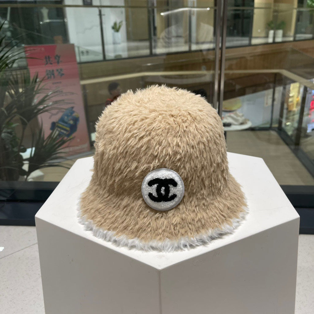 BUCKET HAT IN CAMEL BEIGE MIX WHITE LAMB FUR 420890
