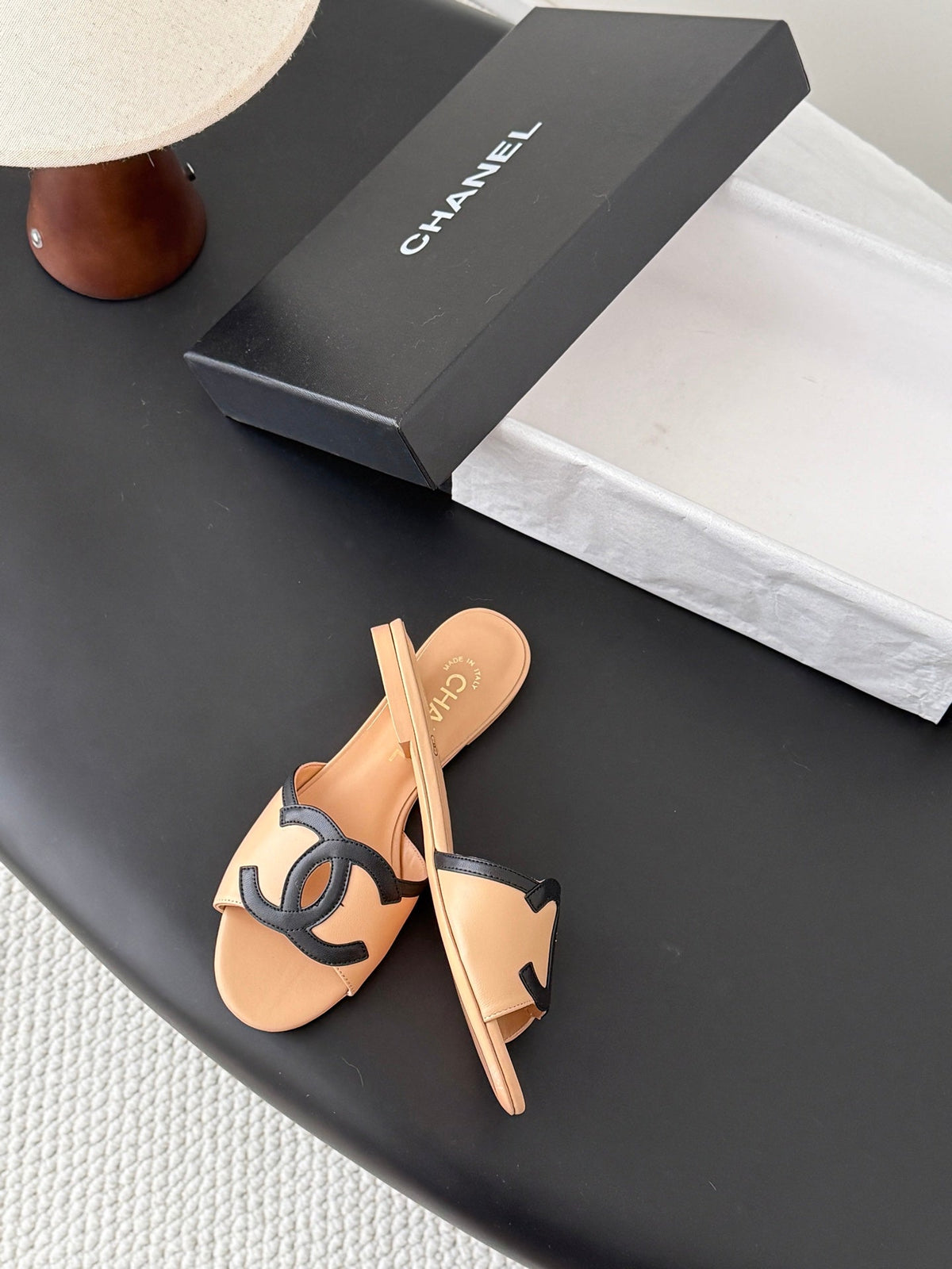 CC 2026 Flat Sandal Beige Black Lambskin 675863