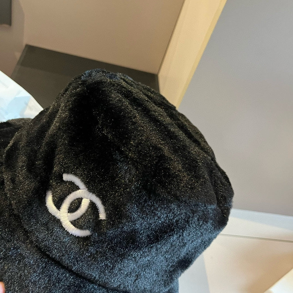 BUCKET HAT IN BLACK FLEECE 429805