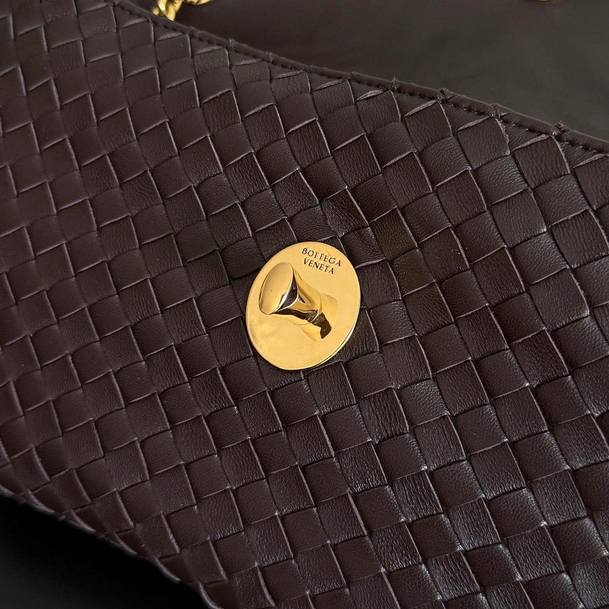 BV 26s Madison Bag 27cm Coffee Intrecciato Leather