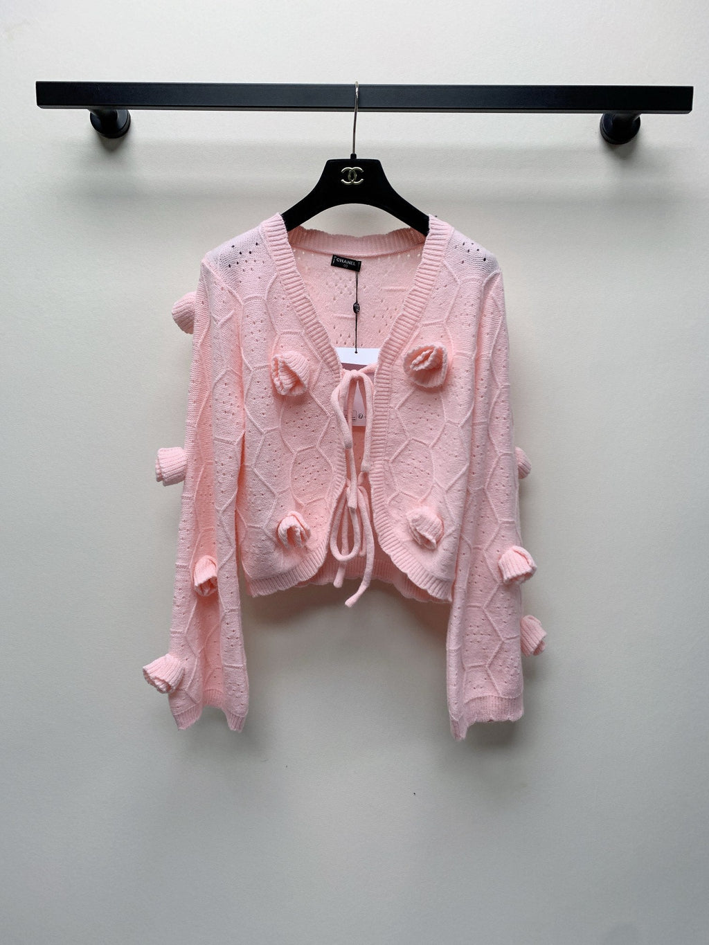 CC 25 Knitted Three-Dimensional Flower Tie Cardigan in Pink 277588