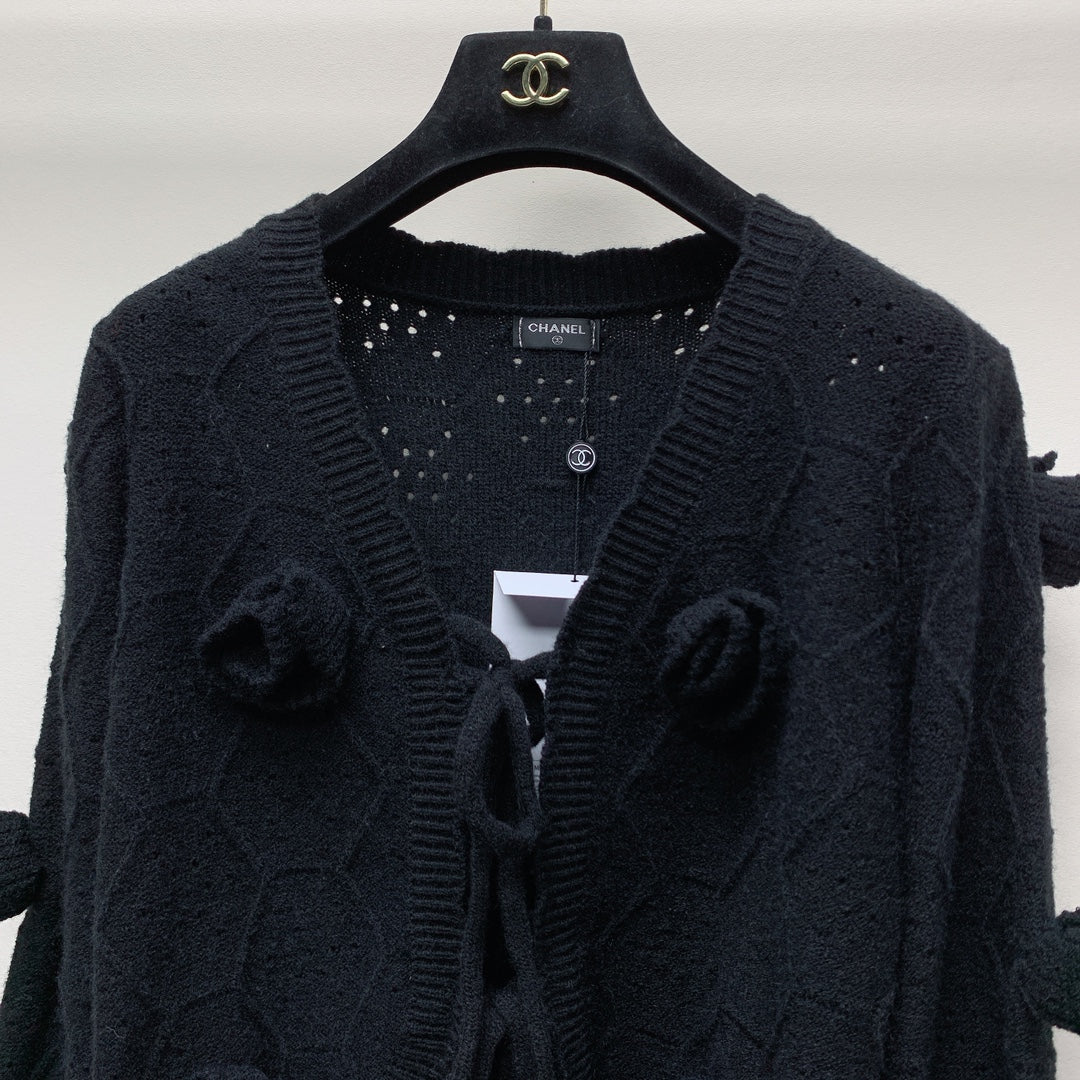 CC 25 Knitted Three-Dimensional Flower Tie Cardigan in Black 277589