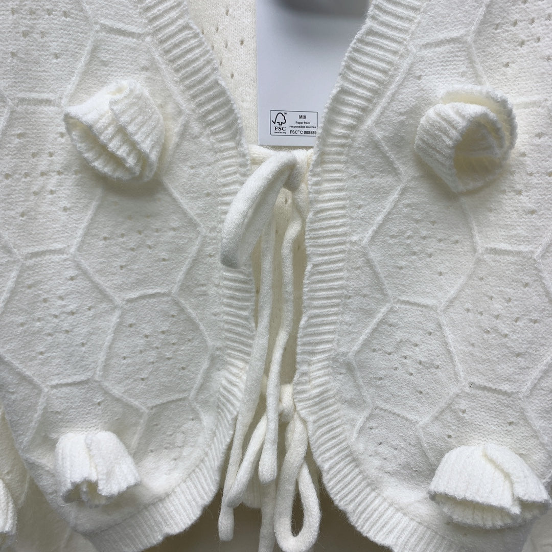 CC 25 Knitted Three-Dimensional Flower Tie Cardigan in White  277591