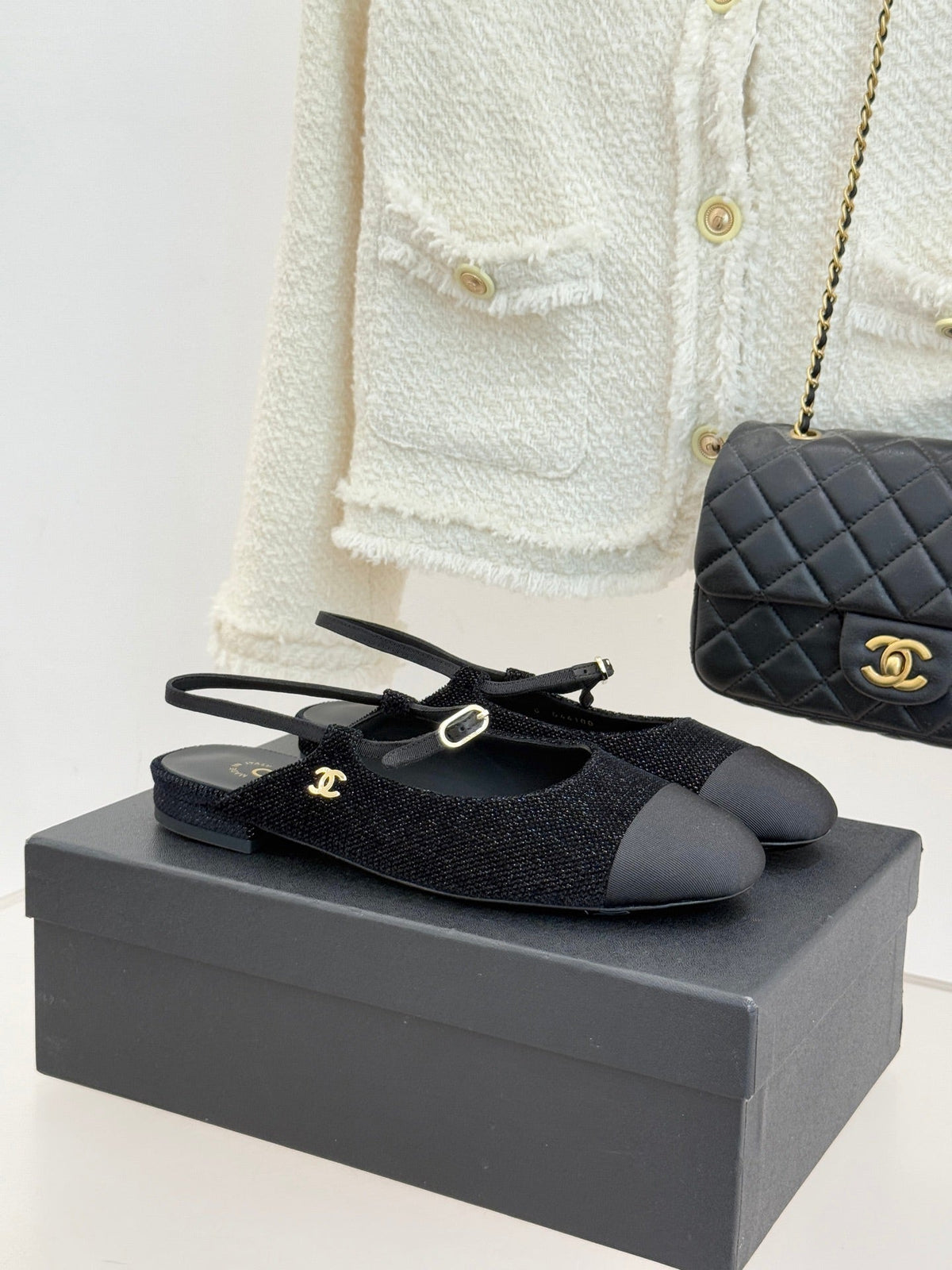 26C Two-tone Double C Flat Shoes Black Tweed 557690