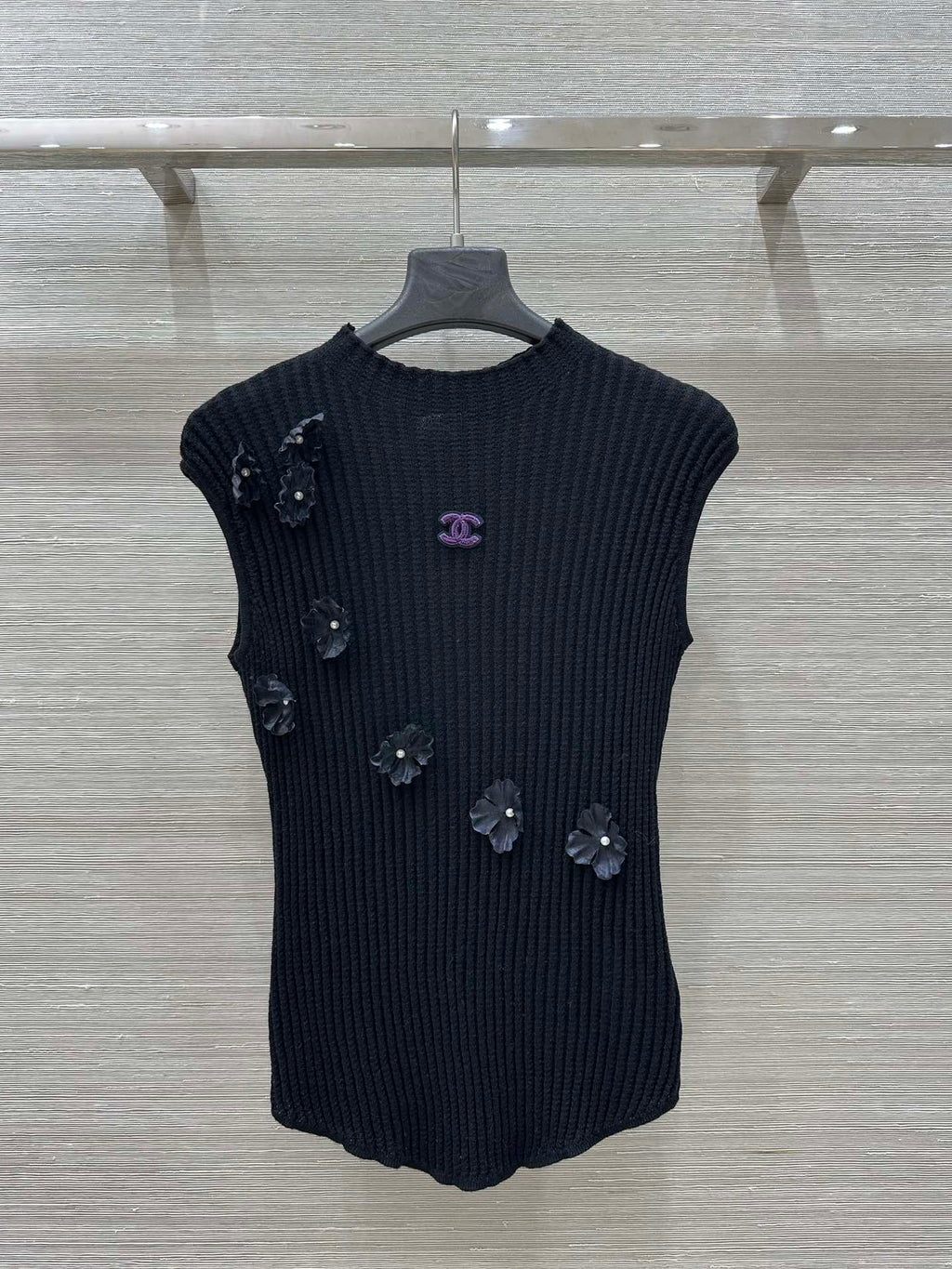 CC 25 Flower Set Black Wool Acrylic