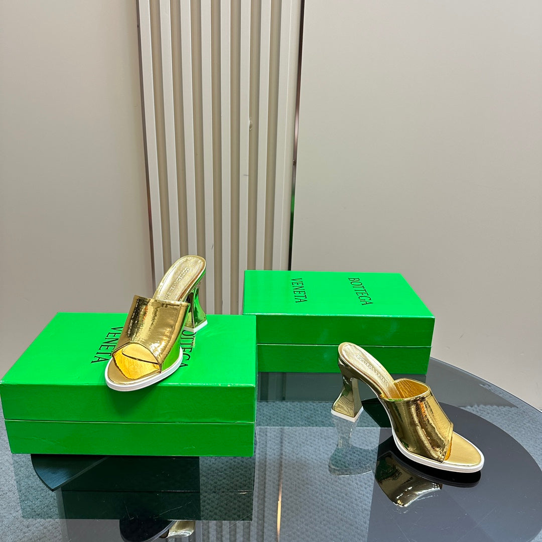 BV 26s High Mule 9.5cm Gold Calfskin
