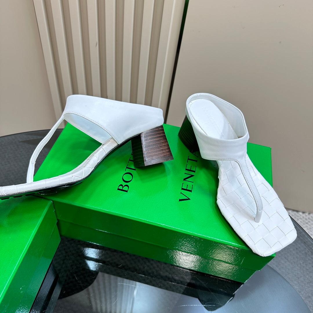 BV 26s Marella Thong 5.5cm White Intrecciato Leather