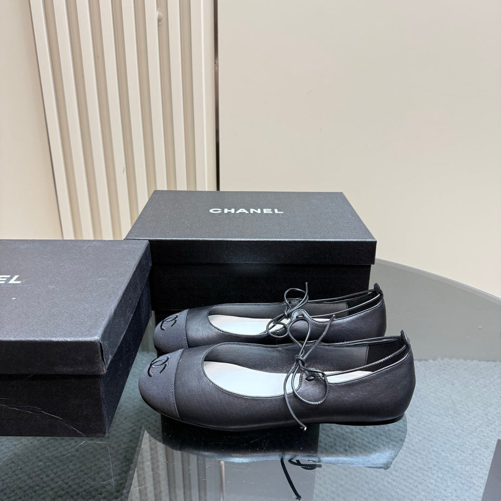 CC 25 Mary Jane Flat Black Leather with Fabric 239412