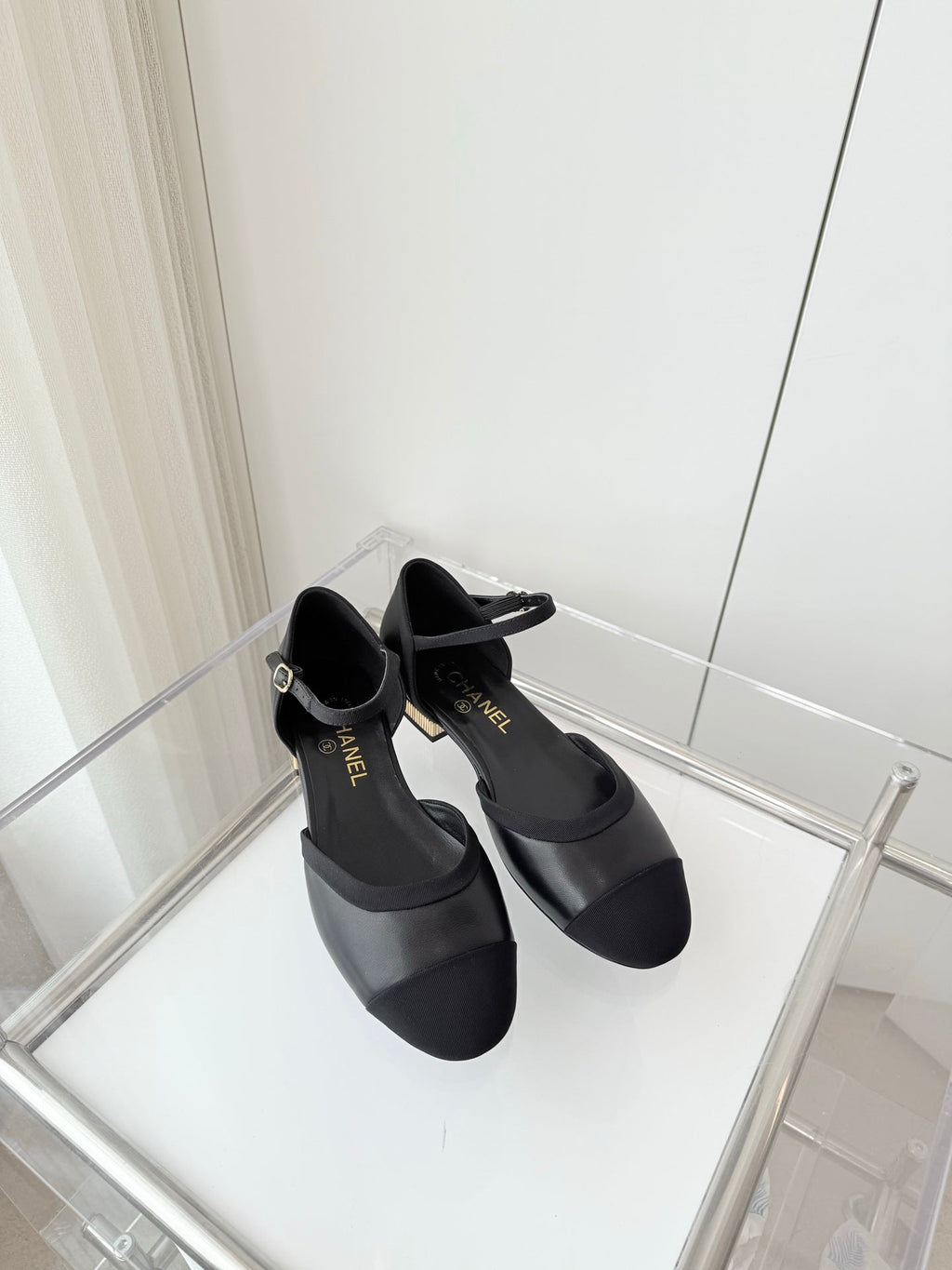 CC 25 Mary Jane Black Sheepskin 238754