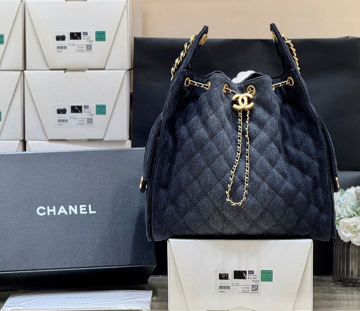 CC 25 Handbag 40 In Dark Blue Denim Gold Hardware