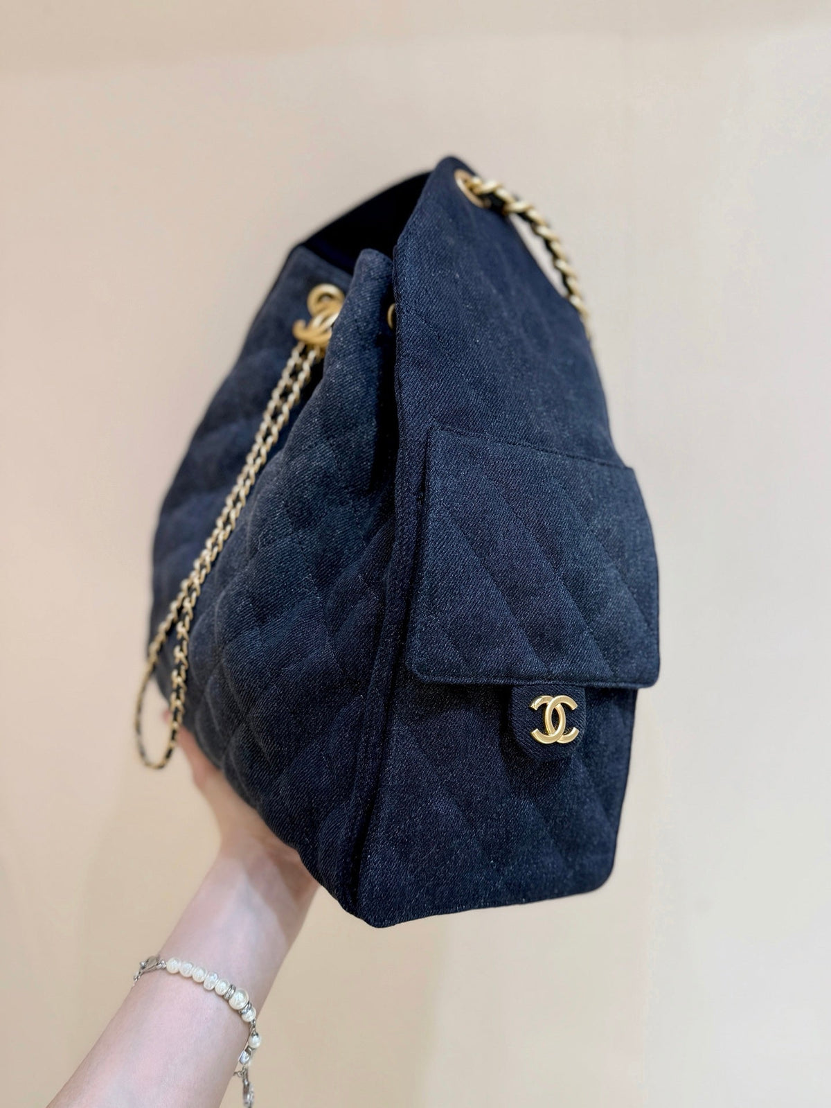 CC 25 Handbag 40 In Dark Blue Denim Gold Hardware