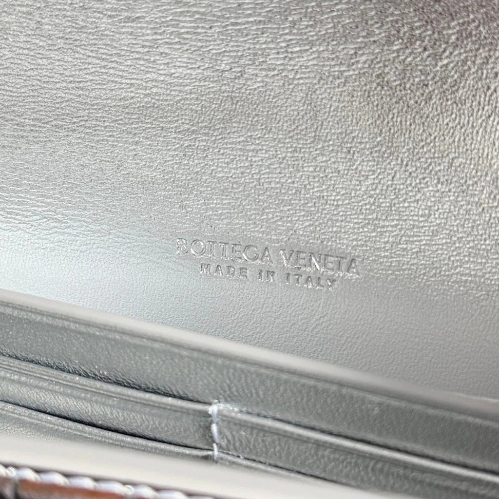 Bottega Veneta 2026 Andiamo Bag 31cm Silver Crocodile-embossed Leather 137072
