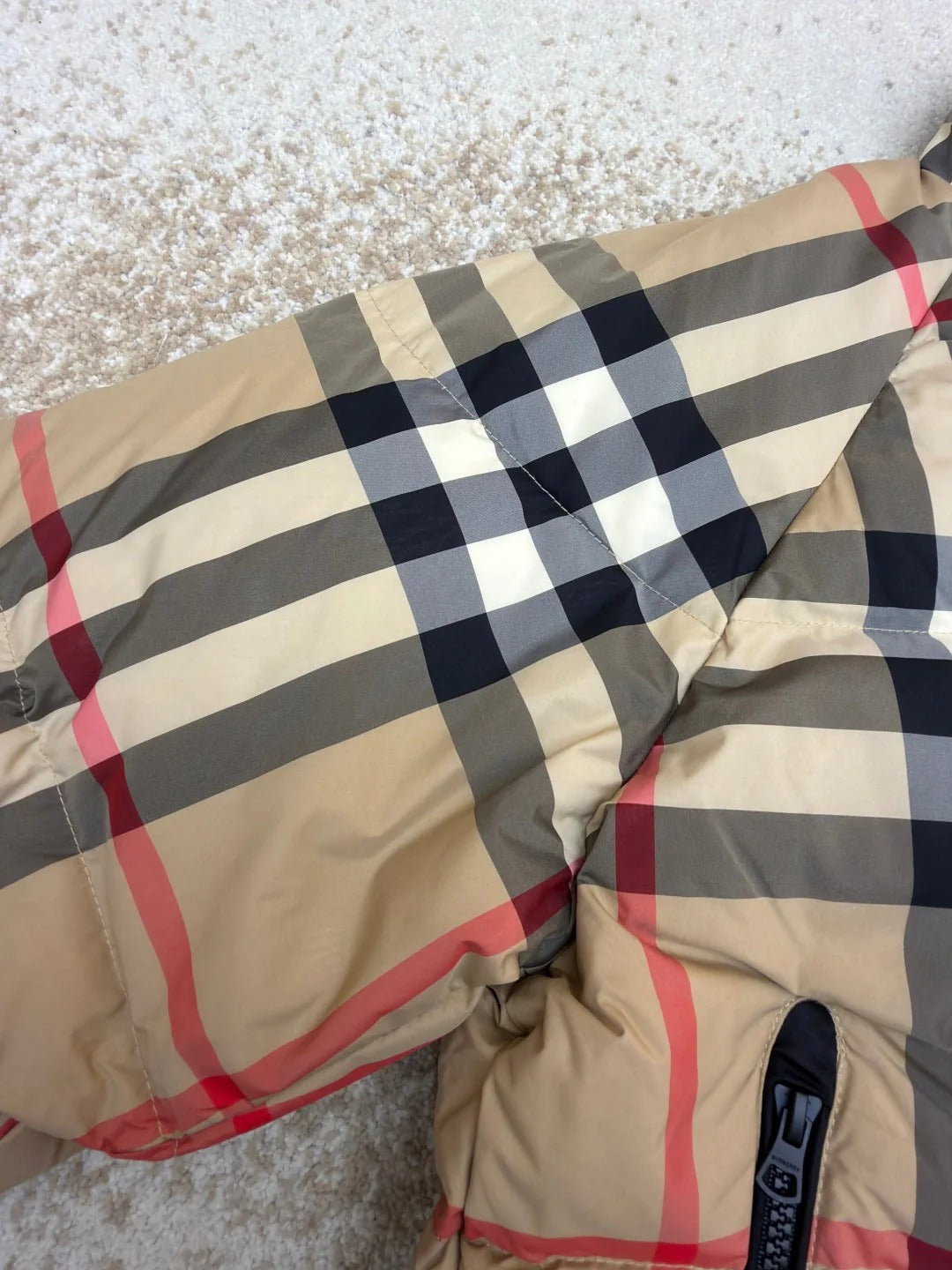 BURBERRY 25S DOWN JACKET 568517