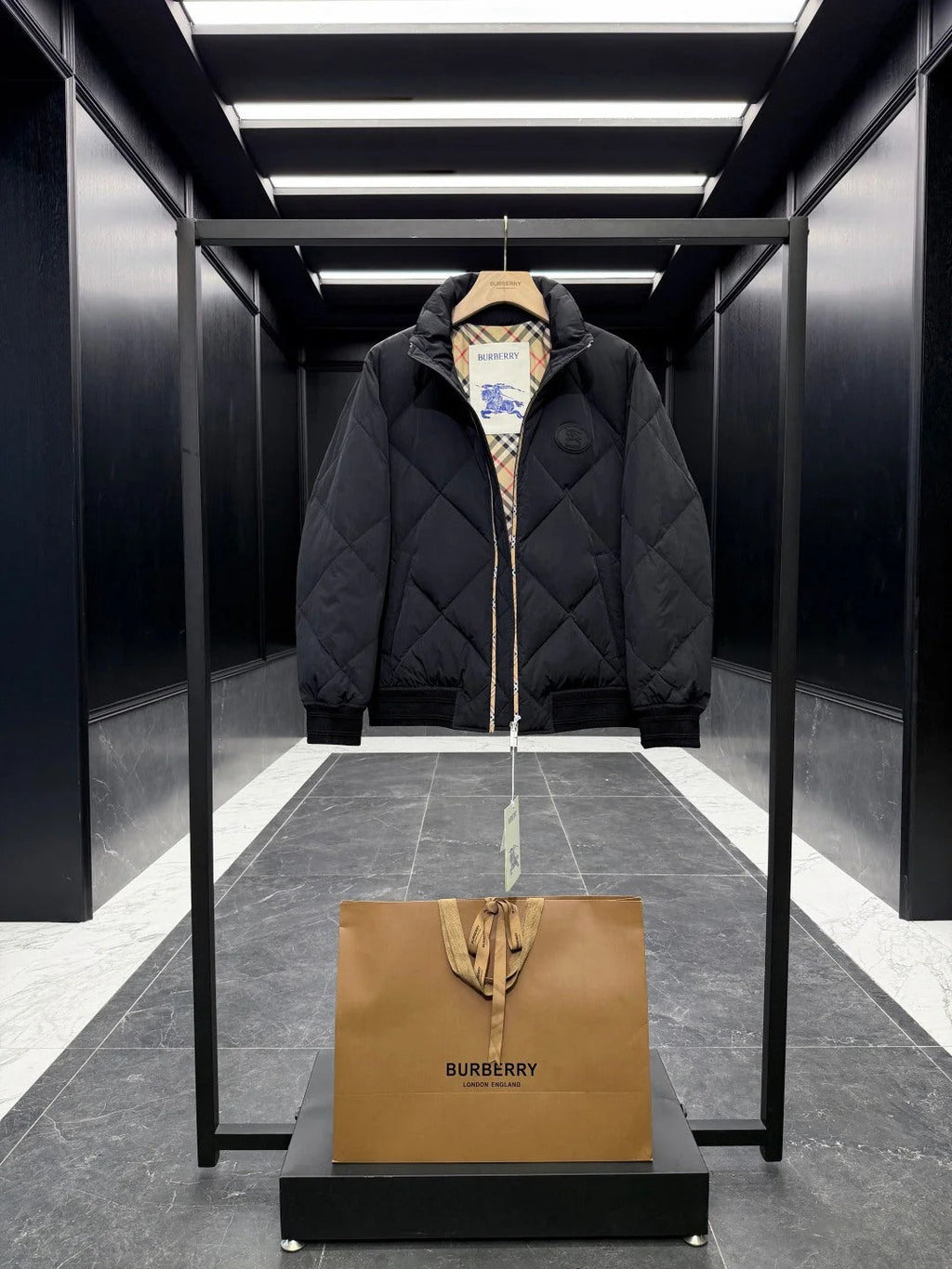 BURBERRY 25S DOWN JACKET 578706