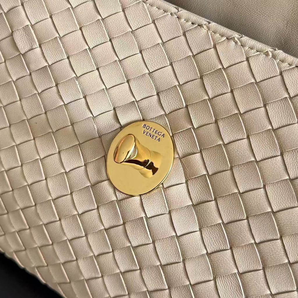 Bottega Veneta 2026 Madison Intrecciato Bag 27cm Beige Leather