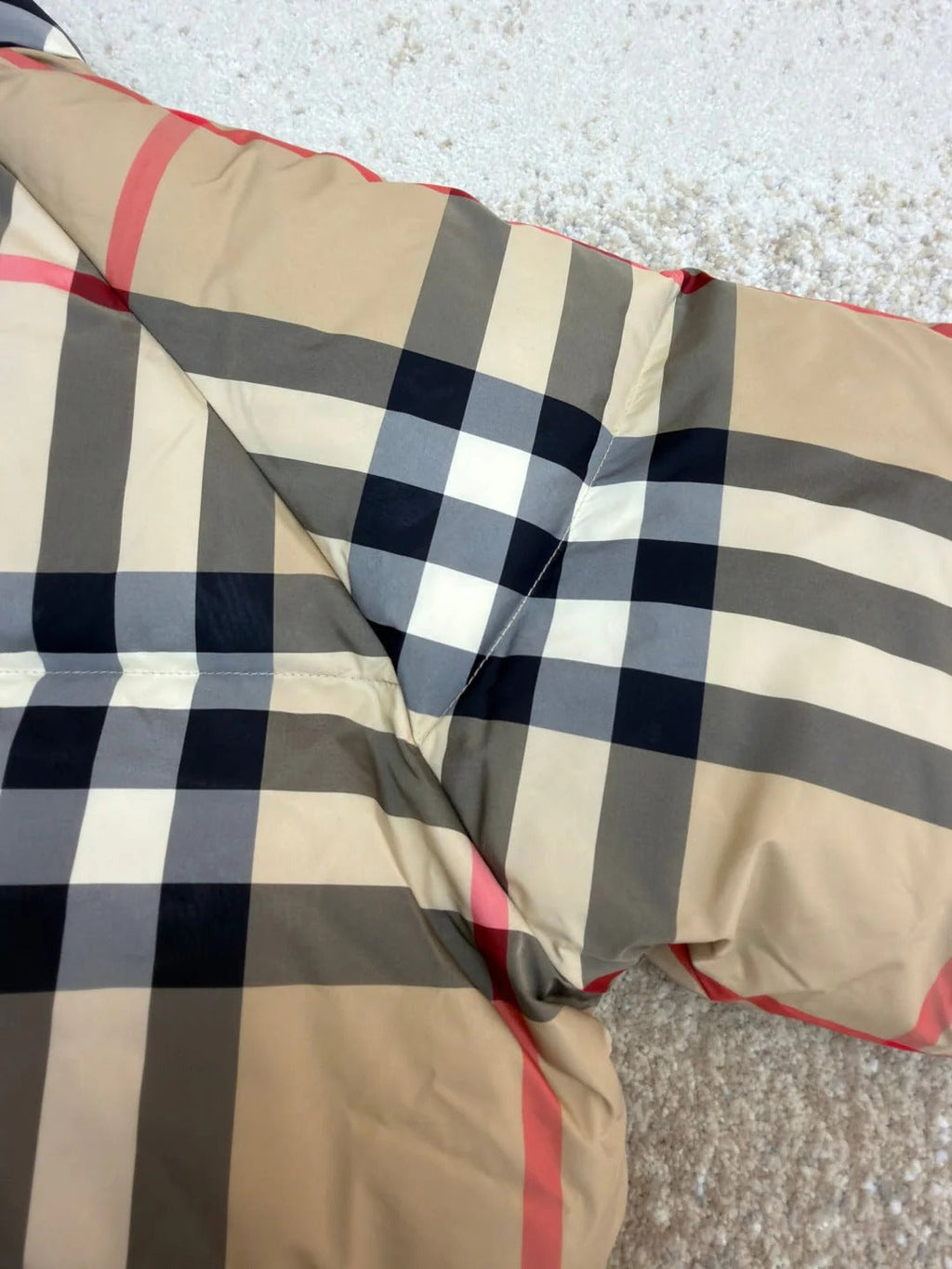 BURBERRY 25S DOWN JACKET 568517