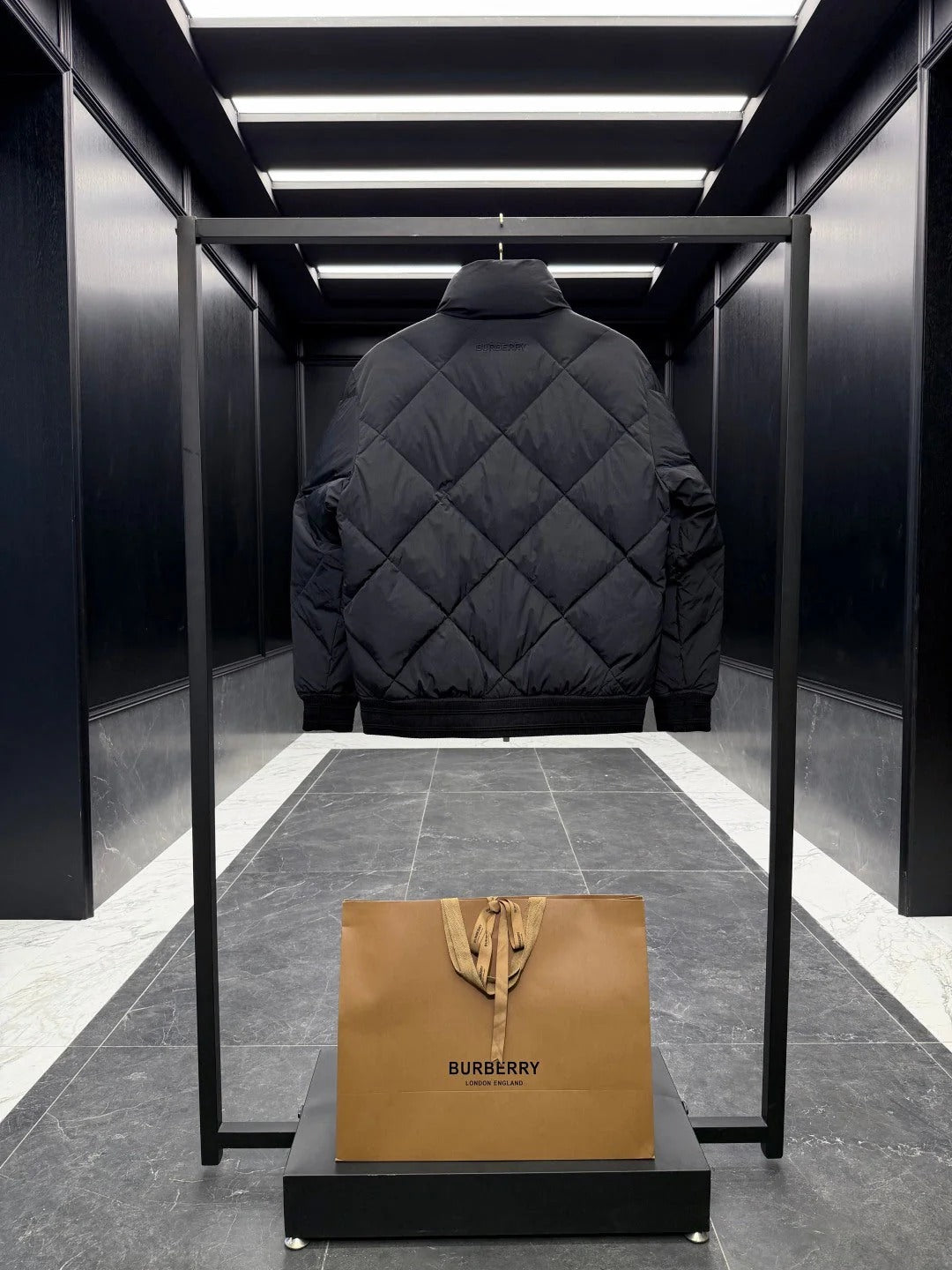 BURBERRY 25S DOWN JACKET 578706