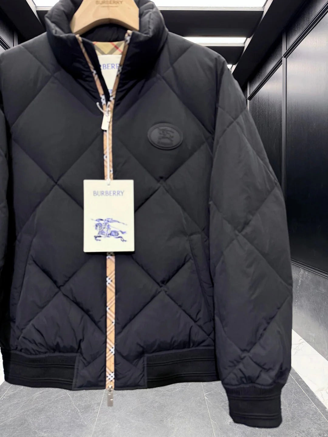 BURBERRY 25S DOWN JACKET 578706
