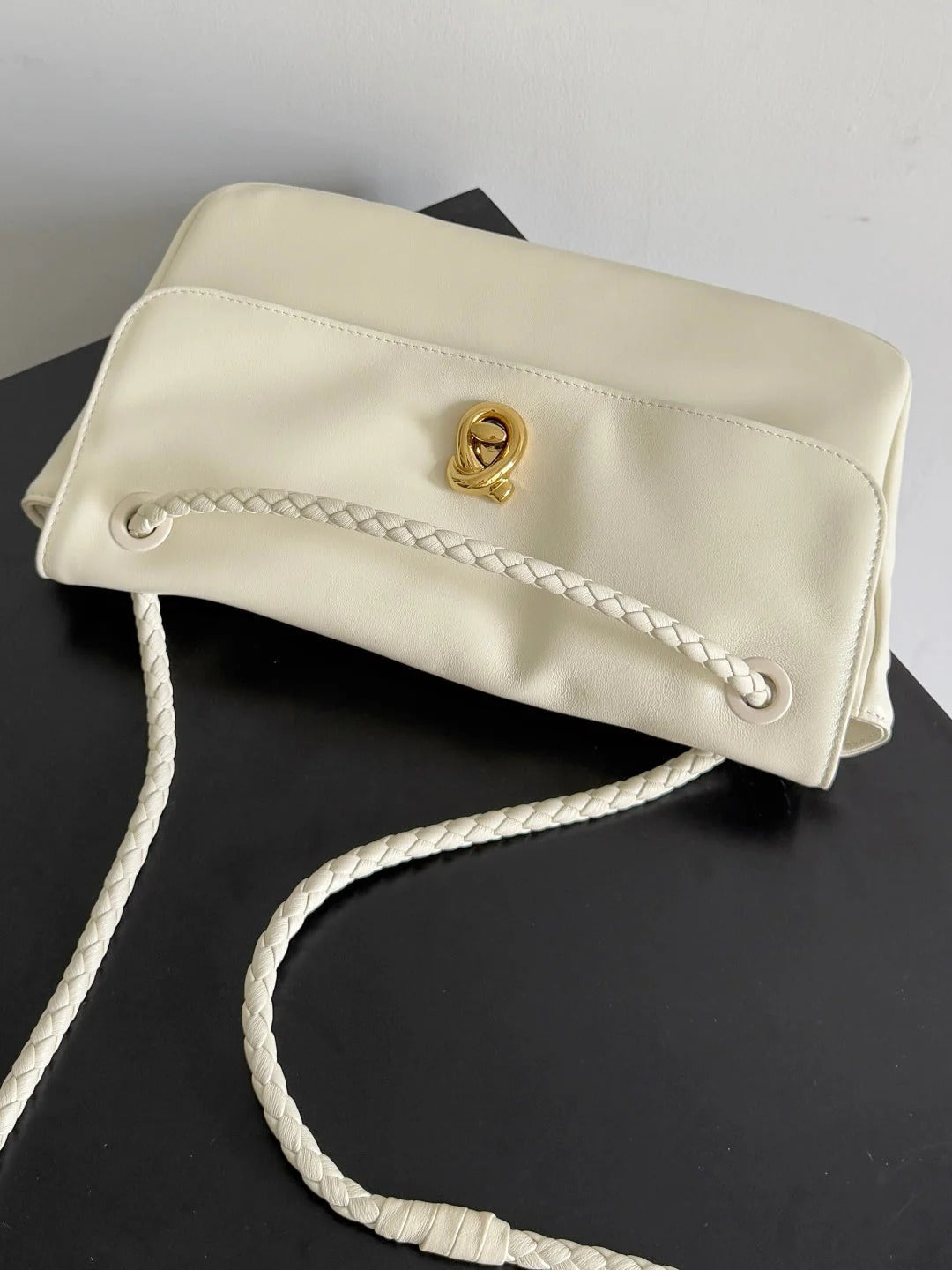 Bottega Veneta 2026 Madison Bag White Lambskin 129930