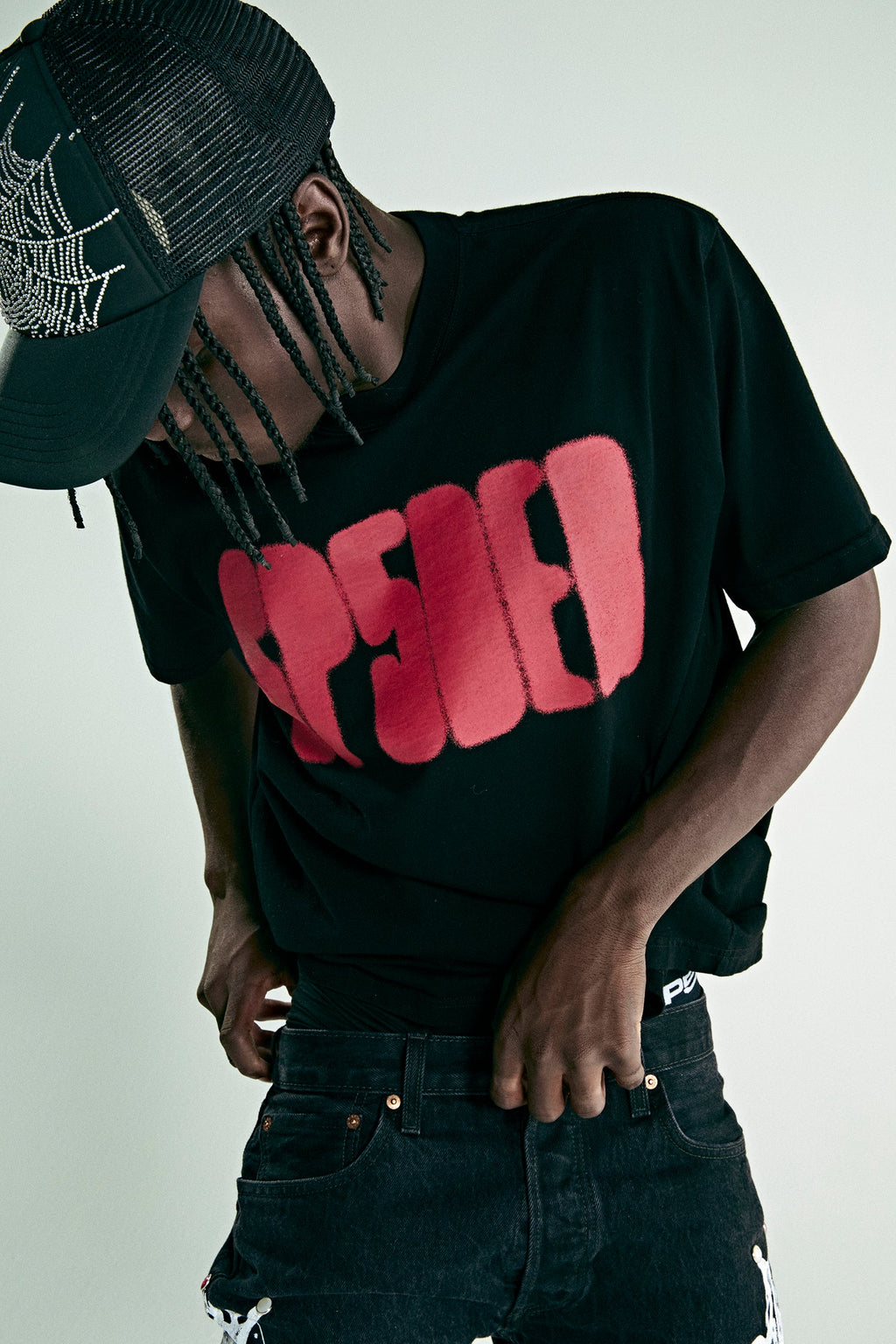 FOCUSED LOGO TEE